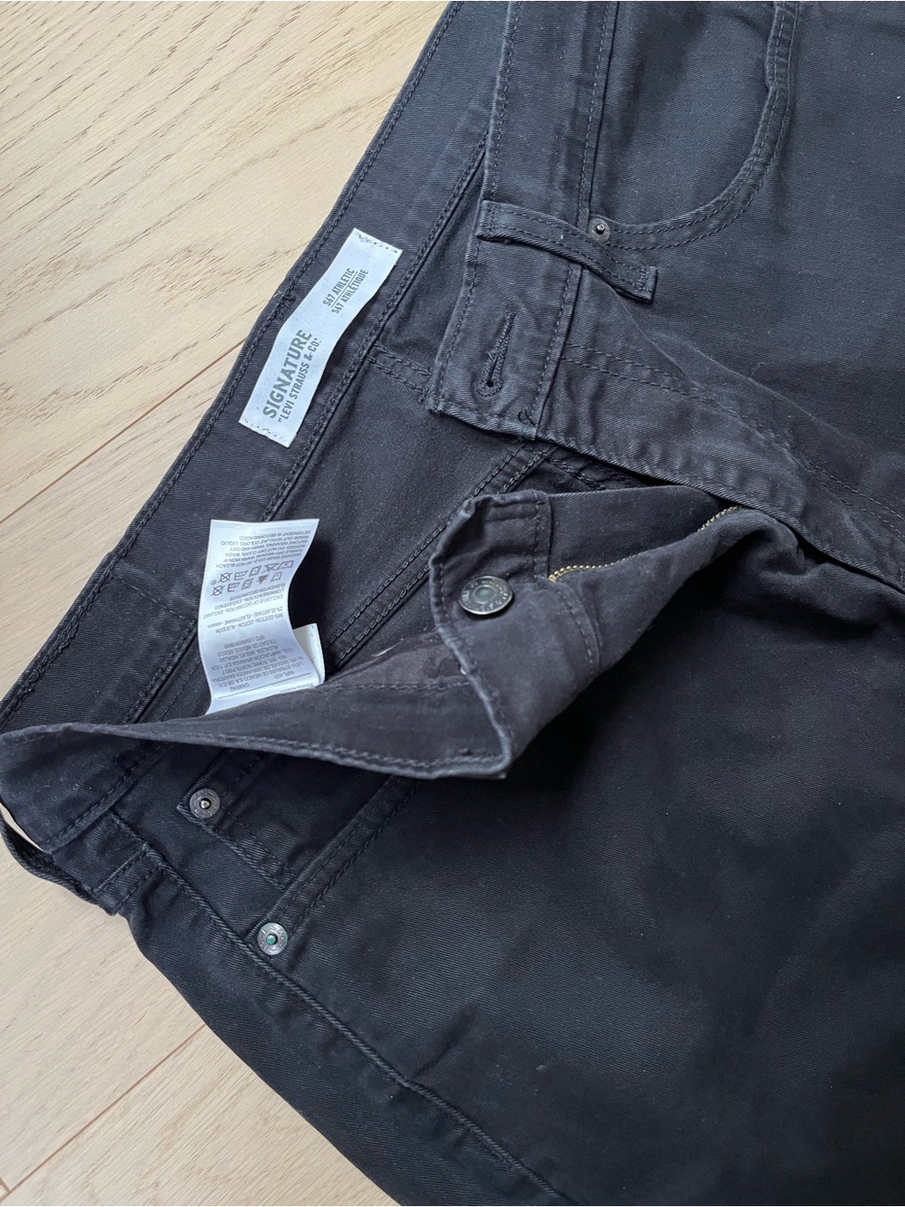 Men's Black Straight Levi Strauss Jeans Size 32x30
